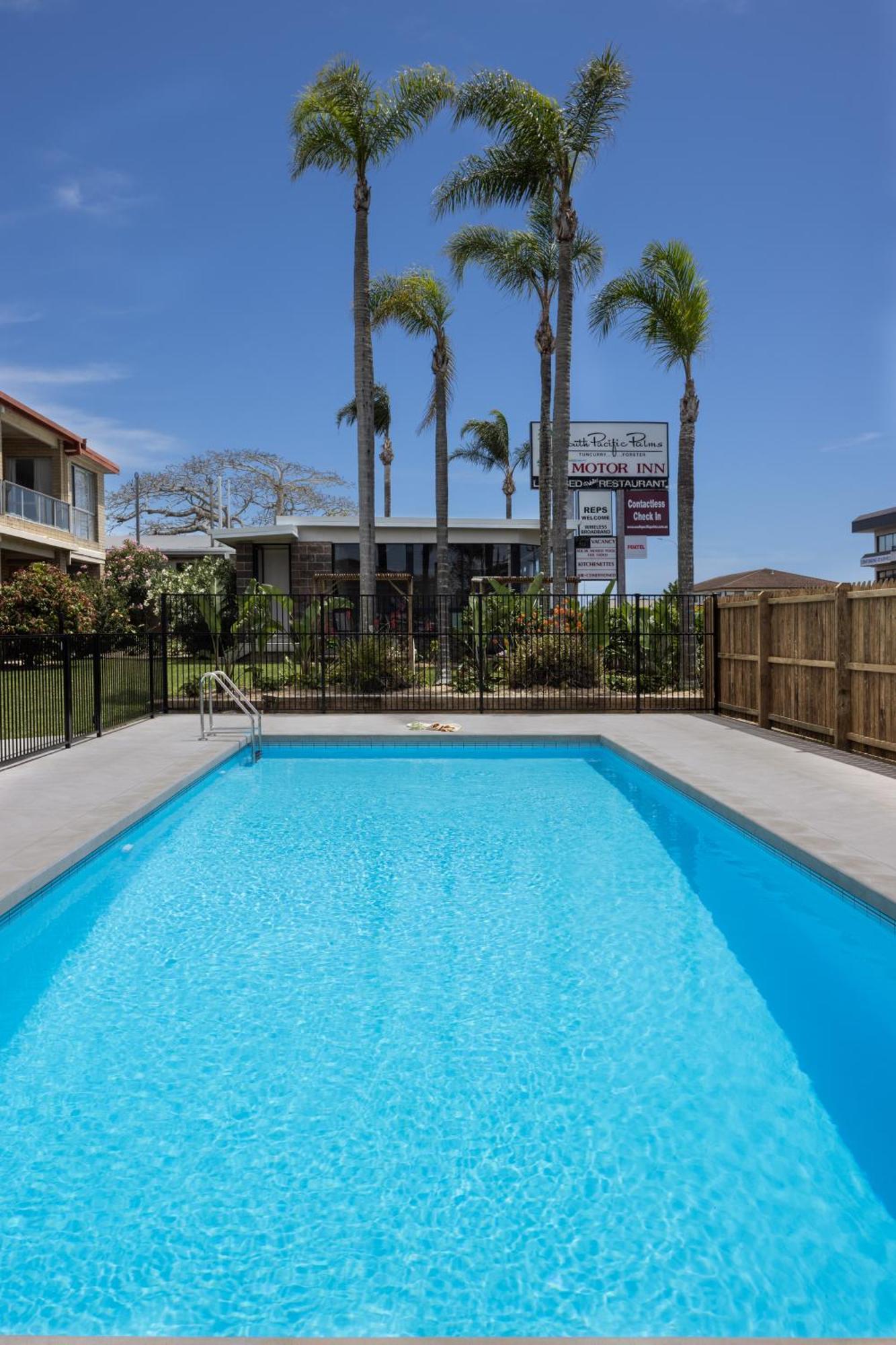 South Pacific Palms Motor Inn Tuncurry Extérieur photo